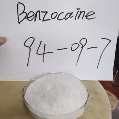 Versorgungs-beste Preis-ausgezeichnete Qualität pharmazeutisches materielles reines Massenbenzocaine-Pulver CASs 94-09-7 99%